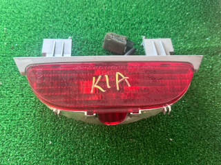 дополнительный стоп-сигнал Kia Carnival 1 поколение [рестайлинг] 2004, 2.9 л.