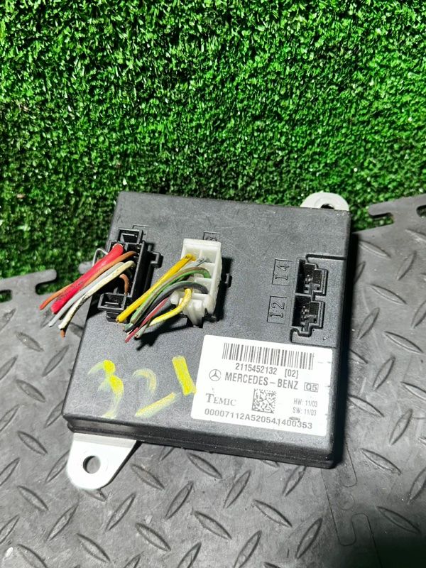 блок комфорта Mercedes-Benz E-Класс W211/S211 2005, 2.2 л., 2115452132 - фото №1