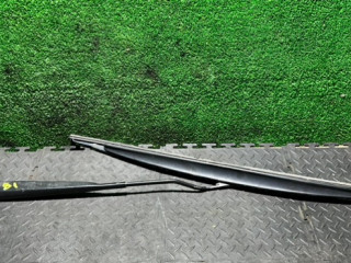 щеткодержатель (поводок стеклоочистителя, дворник) Nissan Primera P12 2004, 80008647