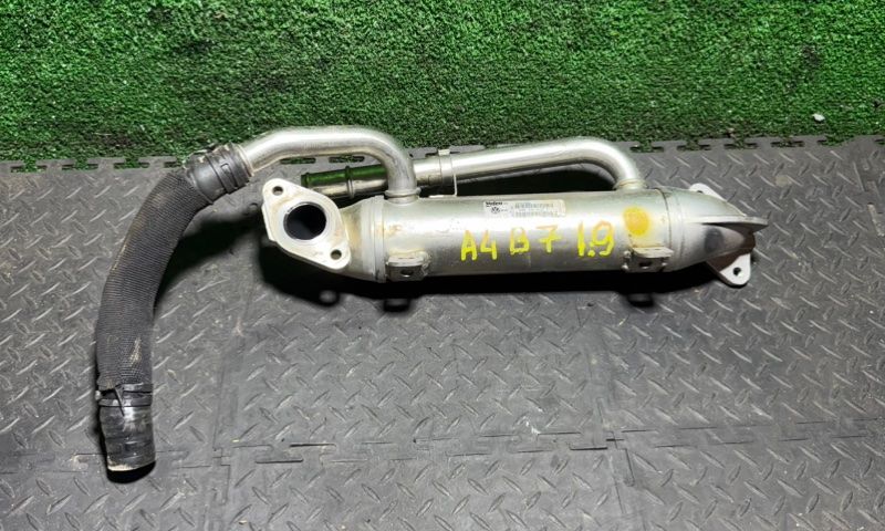 охладитель EGR / Радиатор EGR Audi A4 B6 2004, 1.9 л., 038131513S - фото №1