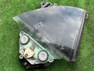стекло кузовное боковое правое BMW 2009, 43R001582