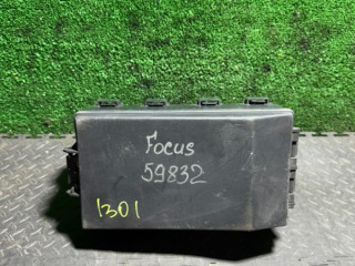 блок предохранителей Ford Focus 1 поколение 2001, 2M5T14A067BB