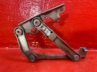 петля капота левая Mercedes-Benz E-Класс W211/S211 W211 2005, 2118800128