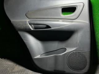 обшивка двери задняя левая Hyundai Tucson 1 поколение 2006