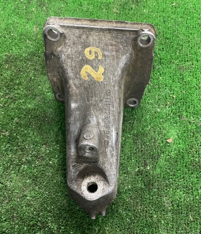 кронштейн двигателя Mercedes-Benz E-Класс W210/S210 1998, 1112230904 - фото №1