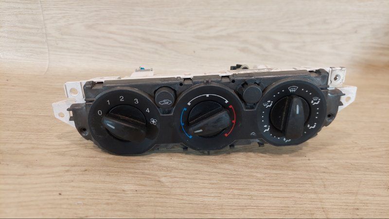 блок управления печки / климат-контроля Ford Focus 2 поколение 2008, 1.6 л., HHDA, дизель, 7M5T18549AA - фото №1