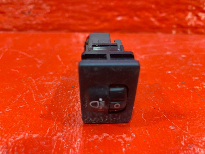 кнопка (выключатель) Toyota Avensis 3 поколение (T270) 2011, 2.0 л., 1AD-FTV, дизель, 8415202040 - фото №1