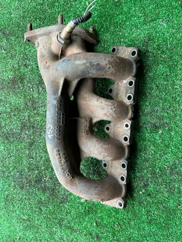 коллектор выпускной Volkswagen Passat B5 1999, 1.8 л., 058253033A - фото №1
