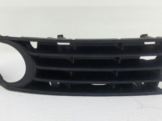 заглушка (решетка) в бампер Audi A4 B6 2005, 8E0807681
