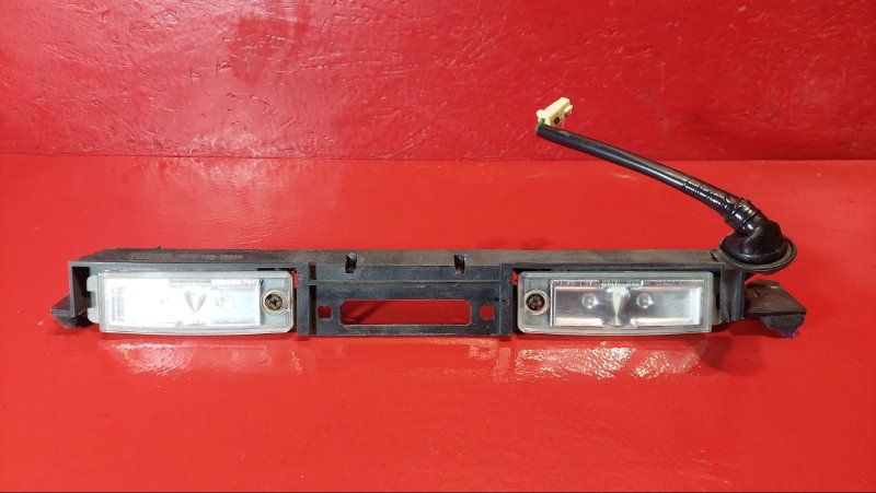 подсветка номера Lexus 2006, 3.0 л., 3GR-FSE, бензин, 8127130290, 19878206 - фото №1