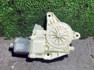 моторчик стеклоподъемника задний правый Mercedes-Benz C-Класс W204/S204 2010, A2048200642