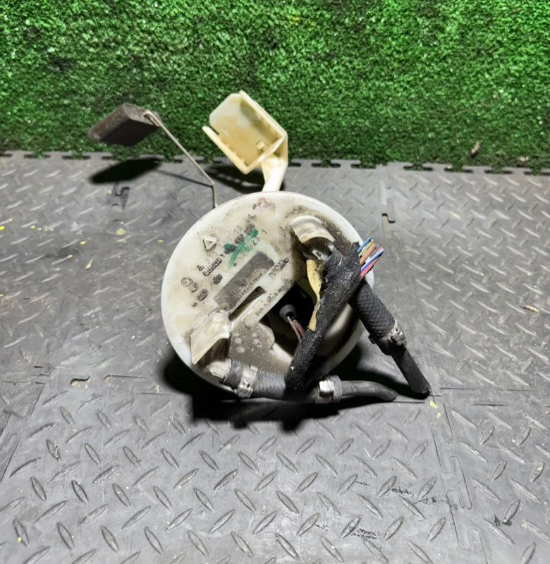 датчик уровня топлива Mercedes-Benz E-Класс W211/S211 2004, 2.2 л., A2114701641 - фото №1