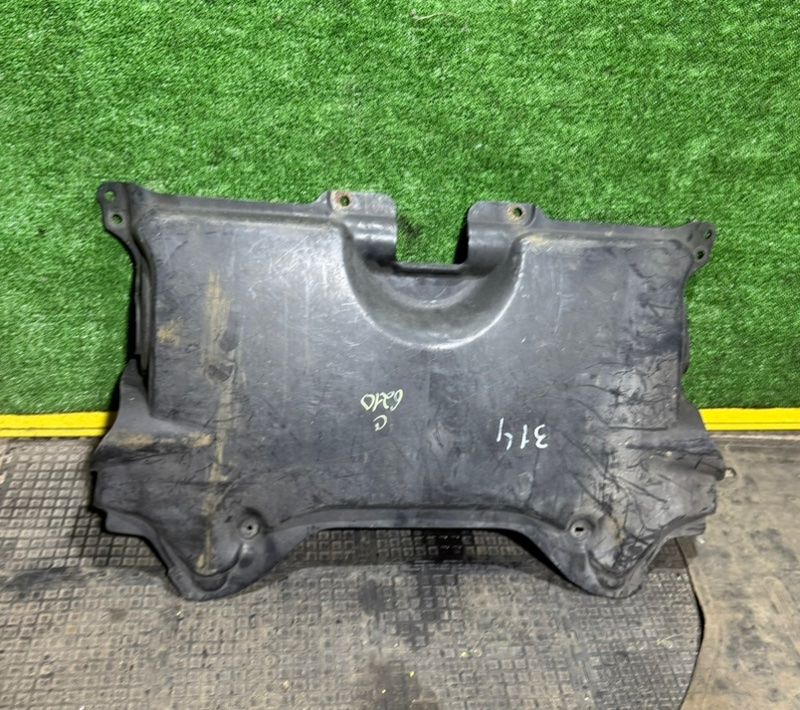 защита двигателя Mercedes-Benz E-Класс W212/S212/C207/A207 2012, A2045202823 - фото №1
