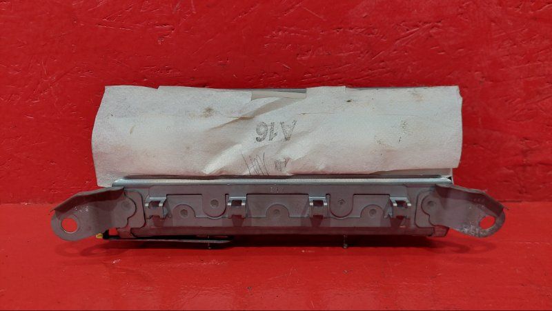 подушка безопасности коленная Toyota Avensis 3 поколение (T270) 2011, 2.0 л., 1AD-FTV, дизель - фото №1