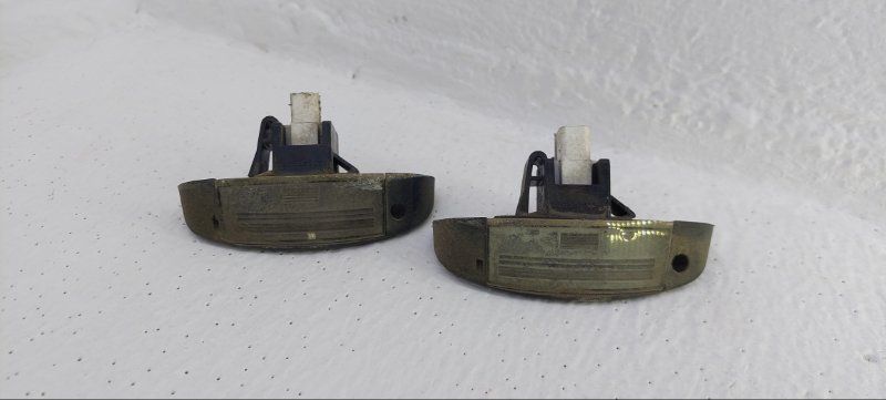 подсветка номера Citroen Jumper 1 поколение 2002, DW10TD / 2.0 HDI, 1303499070 - фото №1
