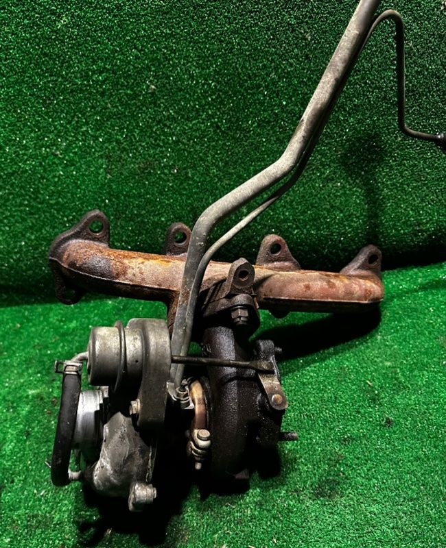 турбина Toyota Hilux 7 поколение 2008, 2.5 л., 17201-30030 - фото №1