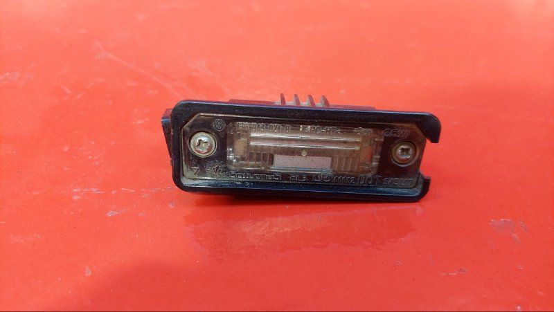 подсветка номера Volkswagen Passat B6 2008, 1J6943021B - фото №1