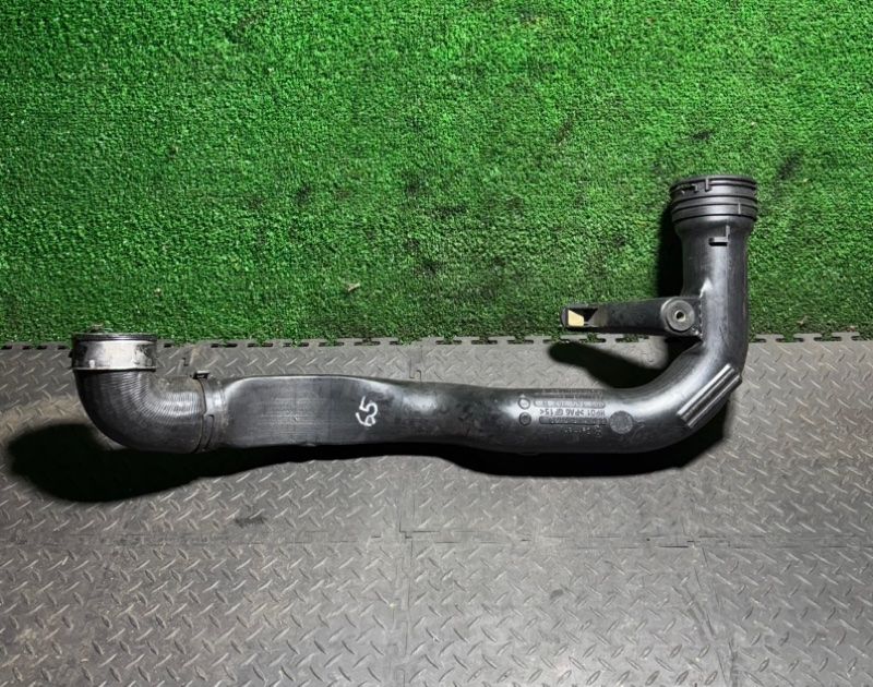 патрубок интеркулера Volkswagen Passat B6 2008, 1.9 л., 3B0145762B - фото №1