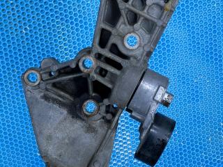 кронштейн генератора Renault Duster 1 поколение 2012, 1.5 л., K9K 884, дизель, МКПП, 8200460446, 8200365097