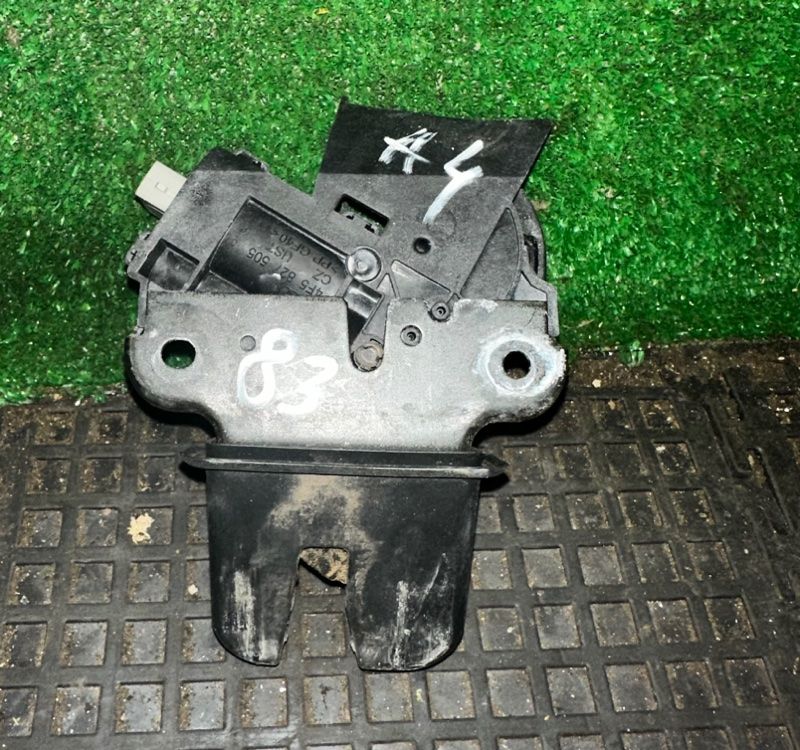 замок багажника Audi A4 B6 2006, 4F5827505C - фото №1