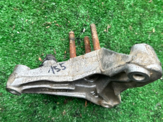 кронштейн (крепление) Mitsubishi Carisma 1 поколение 1998, MR290428