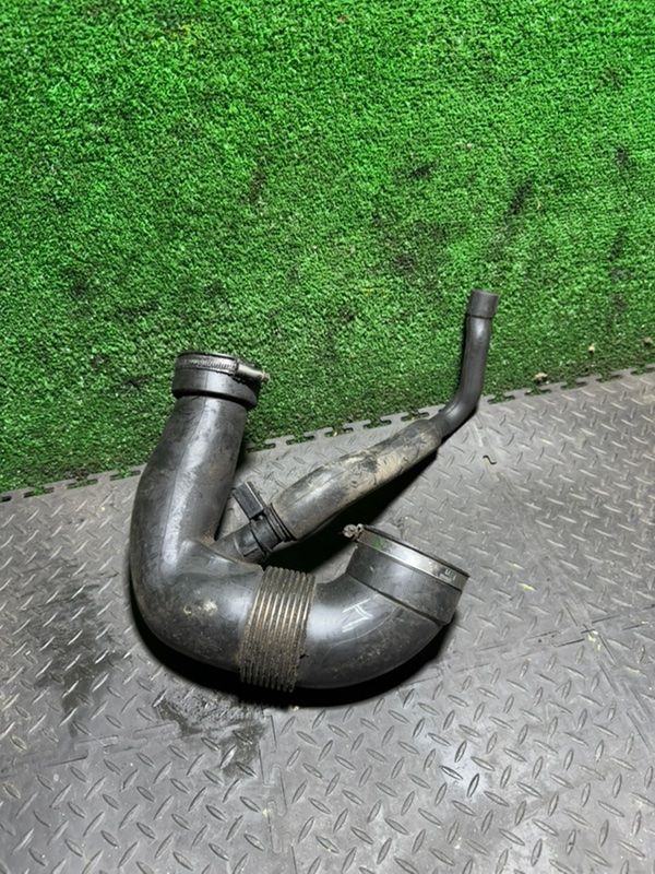 патрубок воздушного фильтра Mercedes-Benz C-Класс W203/S203/CL203 2003, 2.2 л., A6110940108 - фото №1