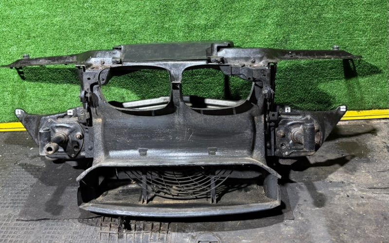 передняя панель крепления облицовки (телевизор) BMW 2000, 51718220579 - фото №1