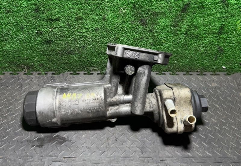 корпус масляного фильтра Audi A4 B6 2004, 1.9 л., 038115389C - фото №1