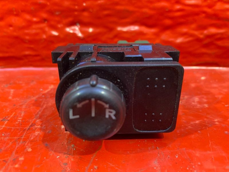 кнопка (выключатель) Nissan Qashqai 1 поколение J10 2008, 1.5 л., K9K, дизель, 25570JD00A - фото №1