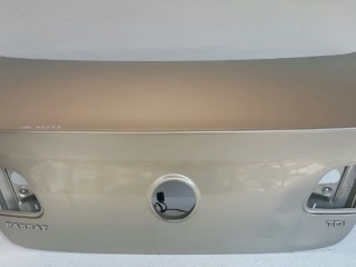 крышка багажника (дверь 3-5) Volkswagen Passat B6 2006, 1.9 л., BXE, дизель, 3C5827025H