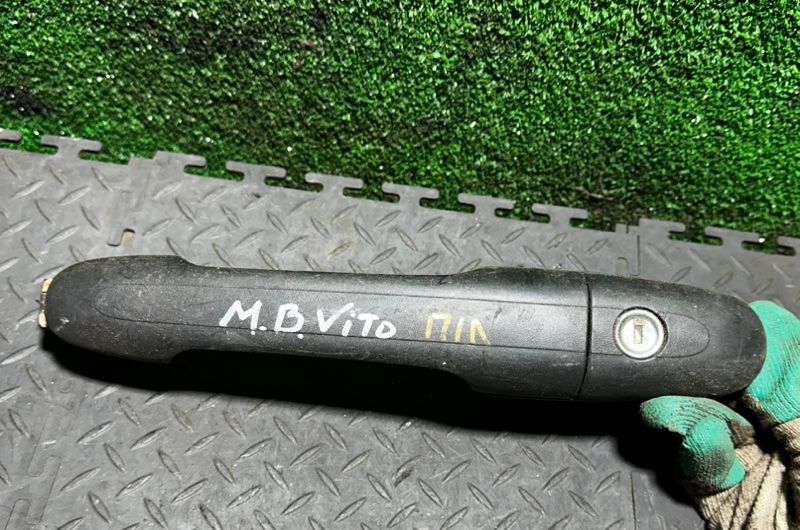ручка наружная Mercedes-Benz Vito W638 2003 - фото №1