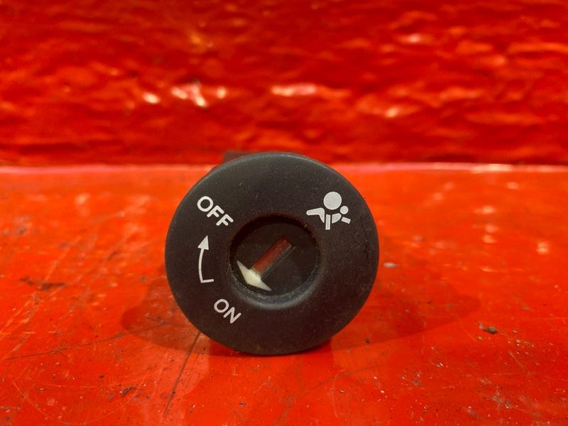 кнопка (выключатель) Nissan Qashqai 1 поколение J10 2008, 1.5 л., K9K, дизель - фото №1