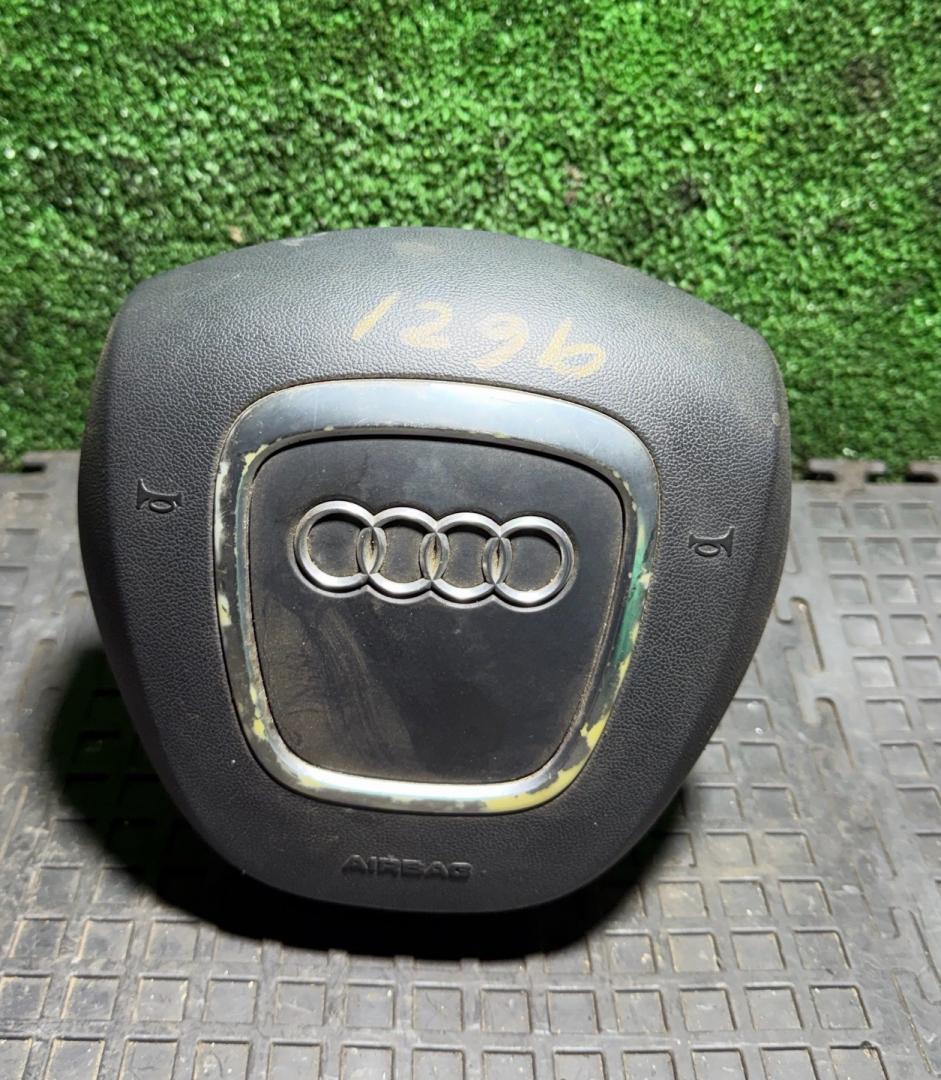 подушка безопасности водителя Audi A3 8P 2004, 8P0880201AM - фото №1