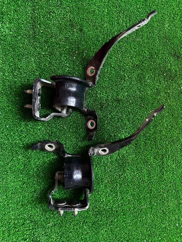 петля крышки багажника Audi A4 B6 2005, 8E9827300E - фото №1