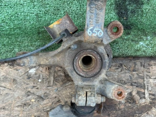 кулак поворотный левый Mercedes-Benz Vito W638 1998, 2.2 л., 6383320224