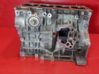 блок цилиндров Volkswagen Beetle 2 поколение 2001, 1.6 л., AYD, бензин, 06B103019G