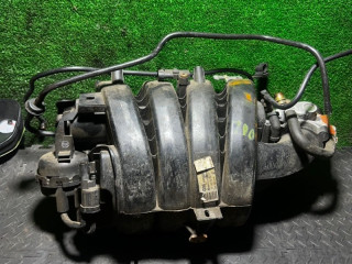 коллектор впускной Opel Astra G 2006, 55563685