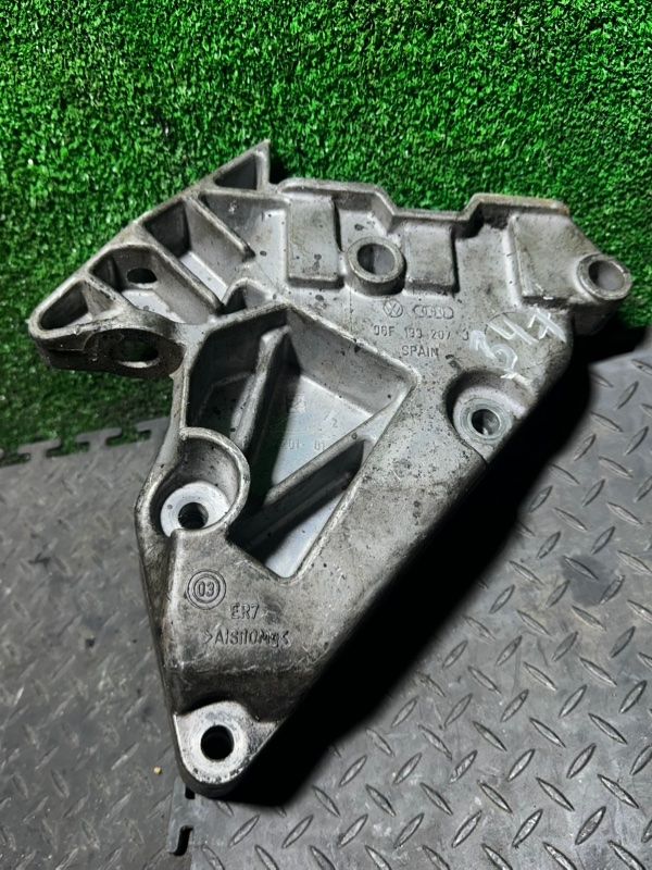 кронштейн двигателя Volkswagen Passat B6 2006, 06F199207 - фото №1