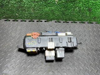 блок предохранителей Mitsubishi Space Star 1 поколение 2002, MB953355
