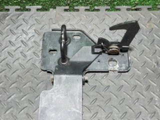 замок капота SEAT Ibiza 3 поколение 2004, 6L0823480