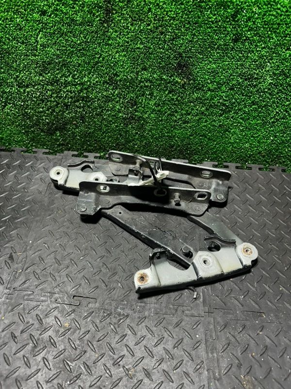 петля капота Mercedes-Benz E-Класс W211/S211 2005, 2.2 л., 2118800228 - фото №1