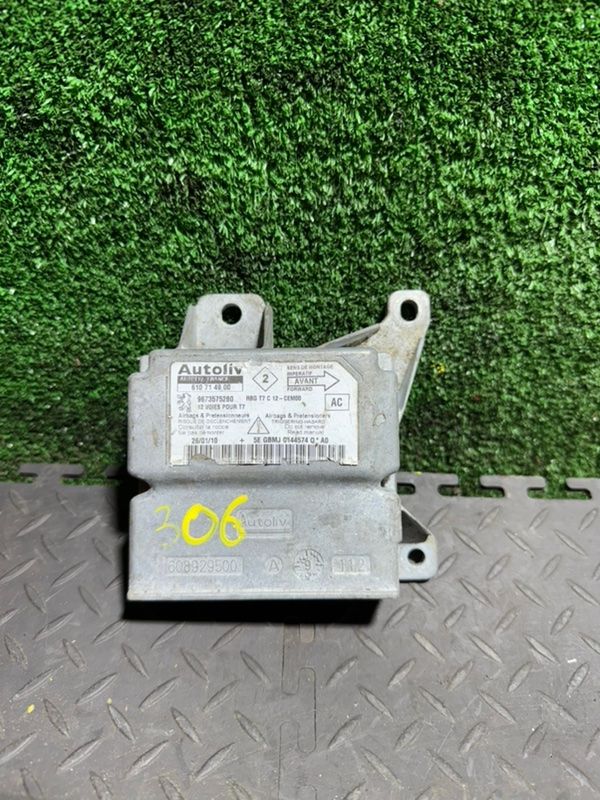 блок AirBag Peugeot 308 T7 2010, 9673575280 - фото №1