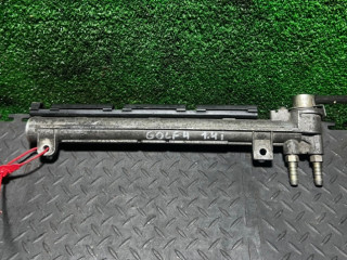 топливная рампа Volkswagen Golf 4 поколение 2001, 36133319