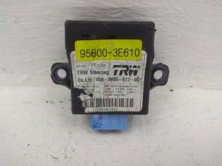 блок управления двигателем Hyundai Santa Fe 1 поколение (SM) 2003, 2.0 л., D4EA, дизель, 956003E610