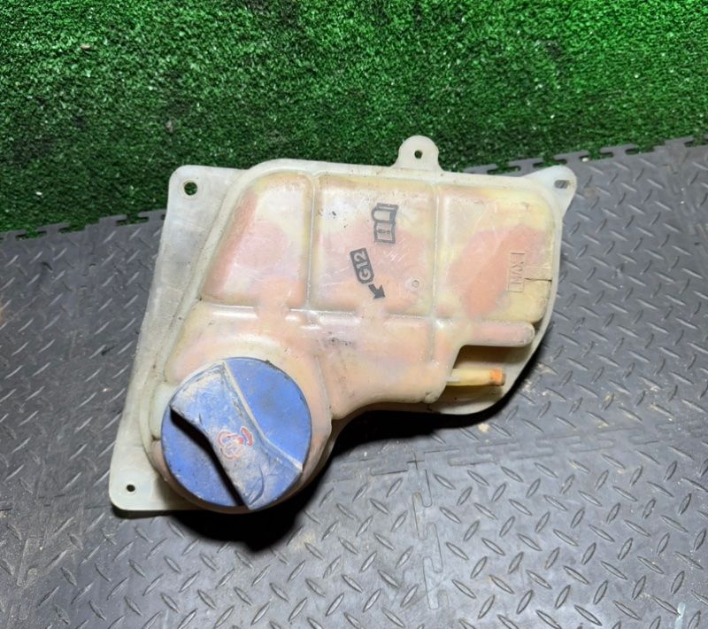 бачок расширительный Audi A6 4B/C5 2000, 8D0121402L - фото №1