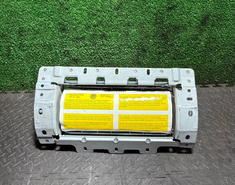подушка безопасности пассажира Volkswagen Touran 1 поколение 2004, 1T0880204A - фото №1