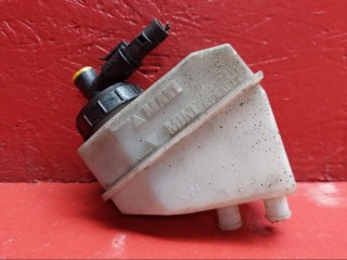 бачок тормозной жидкости Renault Clio 2 поколение 2000, 7700417649