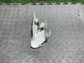 петля капота левая Volkswagen Polo 4 поколение 2003, 6Q0823301