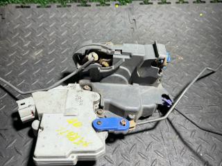 замок двери передней правой Nissan X-Trail T30 2004
