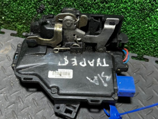замок двери задней левой Volkswagen Passat B6 2006, 839015